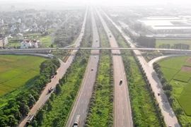 Hà Nội cải tạo đường gom Đại lộ Thăng Long