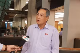 Đổ trộm dầu thải, gây ô nhiễm dễ dàng thế, an ninh nguồn nước có đảm bảo?