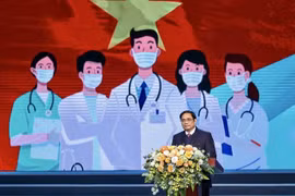 Nghiên cứu chính sách đặc thù cho nhân viên y tế 