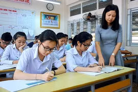 Bộ trưởng Giáo dục: Trường nào phổ điểm thi tốt nghiệp thấp, điểm học bạ cao là có vấn đề