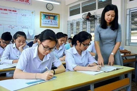 Bộ trưởng Giáo dục: Trường nào phổ điểm thi tốt nghiệp thấp, điểm học bạ cao là có vấn đề