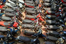 Xe không giấy tờ vẫn được sang tên đổi chủ