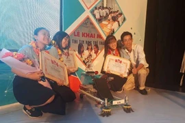 Xe dọn rác tự động