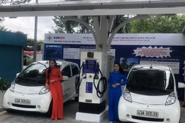 Chế tạo trạm sạc xe ô tô điện khuyến khích sử dụng năng lượng xanh