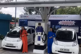 Chế tạo trạm sạc xe ô tô điện khuyến khích sử dụng năng lượng xanh