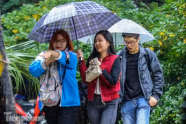 Mức phạt tăng 'tiền triệu', người dân Thủ đô vẫn thờ ơ với khẩu trang khi ra đường