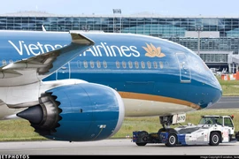 Báo nước ngoài viết gì về cú hạ cánh thót tim của VNA tại Australia