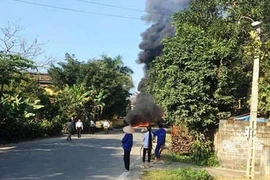 Bốn xe ô tô va chạm liên hoàn, bốc cháy ngùn ngụt