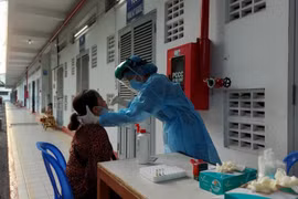 2021, ngành Y tế TPHCM vẫn đặt mục tiêu hàng đầu chống Covid-19