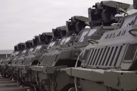 Nga ồ ạt đổ vũ khí, trang thiết bị quân sự cho cuộc chiến chống khủng bố vùng Trung Á