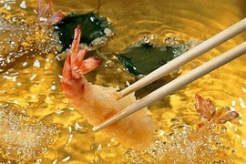 Sau bữa ăn nhiều dầu mỡ một nam sinh đã phải nằm viện 5 tháng