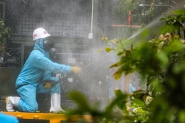 Binh chủng Hoá học khử khuẩn quận Sơn Trà phòng dịch COVID-19