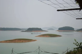 Hồ Thác Bà – "viên ngọc" vùng Tây Bắc