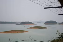 Hồ Thác Bà – "viên ngọc" vùng Tây Bắc