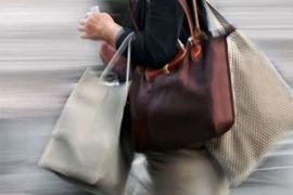 Túi to cho tiện phải vào viện vì đau cột sống