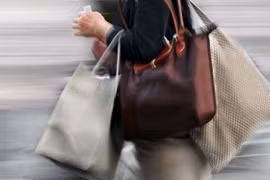 Túi to cho tiện phải vào viện vì đau cột sống