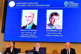 Giải Nobel Hóa học năm 2021 được trao cho Benjamin List, David WC MacMillan: Các nhà hóa học giống như những ảo thuật gia 