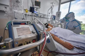 Thành lập 35 trung tâm hồi sức tích cực Covid-19