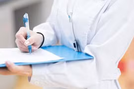 2 mẹ con đều phát hiện bị ung thư dạ dày, bác sĩ lắc đầu khuyên: 2 loại thực phẩm nên xuất hiện trên bàn ăn càng ít càng tốt