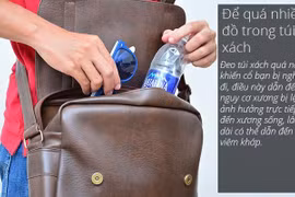 Trật đốt sống cổ vì đeo túi to 