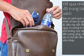 Trật đốt sống cổ vì đeo túi to 