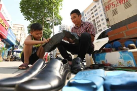 Đánh giầy “gia truyền”