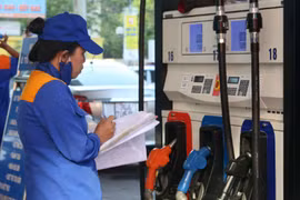 Giảm giá xăng dầu