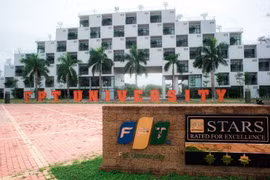 Hà Nội: Gỡ phong tỏa Đại học FPT