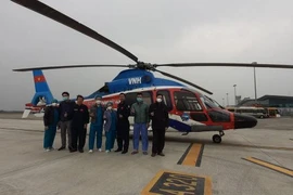 Máy bay quân sự đưa bác sĩ ra đảo cứu sản phụ chửa ngoài tử cung nguy kịch