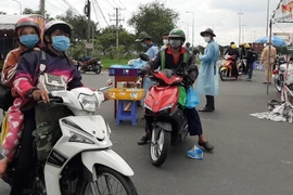 Nguy cơ bùng phát dịch tăng trở lại các tỉnh miền Đông, Tây Nam Bộ