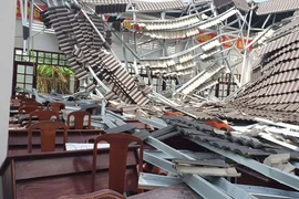 Sập mái công trình mới đưa vào sử dụng 8 tháng