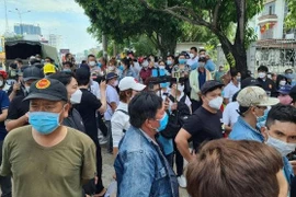 Hàng trăm người xem xử vụ bà Phương Hằng bị cưỡng đoạt tiền xô xát hỗn loạn