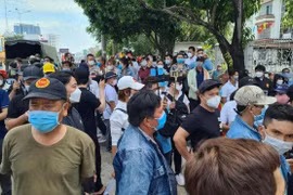 Hàng trăm người xem xử vụ bà Phương Hằng bị cưỡng đoạt tiền xô xát hỗn loạn