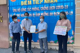 7 tấn gạo đến với hàng trăm hộ dân bị cách ly vì Covid-19 ở quận 8