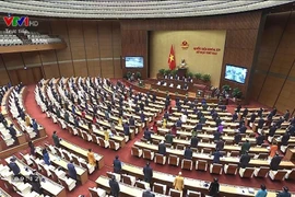 Quốc hội mặc niệm đồng bào tử vong, cán bộ chiến sĩ hy sinh do COVID-19 tại phiên khai mạc.