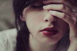 Chồng lừa để vợ thú nhận quá khứ