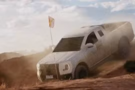 Ford Ranger 2022 xuất hiện đầy mạnh mẽ trong video giới thiệu từ nhà sản xuất.
