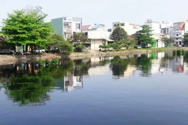 Đà Nẵng: Hồ điều tiết tràn ngập nước thải, dân khốn khổ