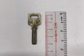 Bé 2 tuổi giật mình nuốt chìa khóa “khủng” vào thực quản