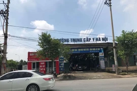 "Loạn" trường y dược tại Hà Nội: Trăm nẻo "trèo tường quy định"