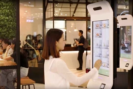 Thanh toán bằng công nghệ gương ảo