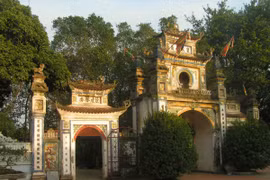 Làng hầu đồng lớn nhất Bắc Bộ