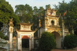 Làng hầu đồng lớn nhất Bắc Bộ