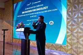 Công nghệ điện toán biết nhận thức hỗ trợ điều trị ung thư