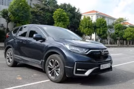 Ô tô gầm cao bình dân chạy đua miễn trước bạ dịp cuối năm