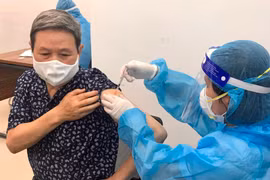 Tăng tốc tiêm vắc xin khi có 1 ca tử vong ở Đồng Nai