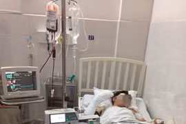 Thượng úy công an bị đâm nhiều nhát dao đã qua cơn nguy kịch