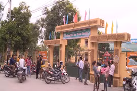 Bếp ăn trường học qua vụ sán lợn: Ớn sợ lòng tham!