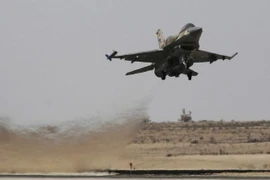 Không quân Israel tấn công S-200 phòng không Syria