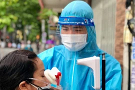 F0 không triệu chứng, F1 nguy cơ cao được đi làm? 